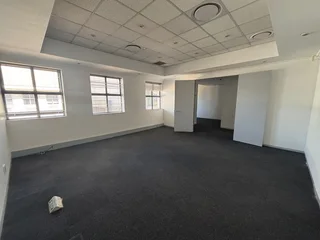 Premium Office Space to Let - Investment Place Office Park, Hyde Park