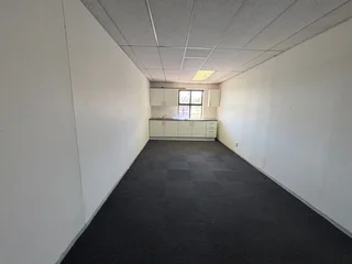 Premium Office Space to Let - Investment Place Office Park, Hyde Park