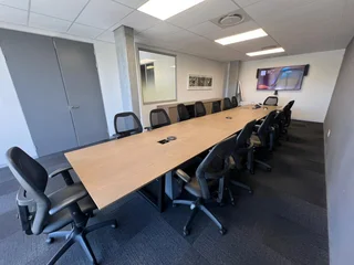 746m² Exclusive 7th Floor Office To Let in Tyger Valley