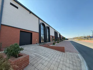 359 Square Meter Office Space To Let In Rooihuiskraal – A-Grade Unit With Backup Power And Fibre