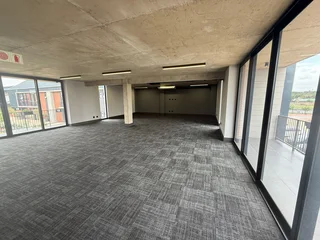 359 Square Meter Office Space To Let In Rooihuiskraal – A-Grade Unit With Backup Power And Fibre