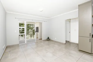 Modern Second-Floor Apartment with Views – Available from 1 December 2025