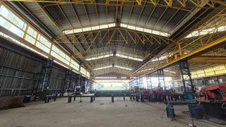 C9 - 2,400sqm Factory with cranes To Let - Roodekop
