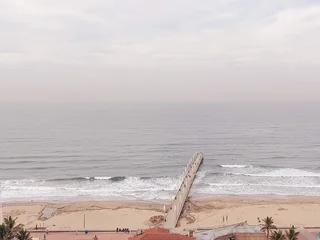 **Exquisite Sectional Title Apartment in Prime North Beach Location**