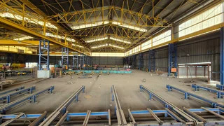 C9 - 2,400sqm Factory with cranes To Let - Roodekop