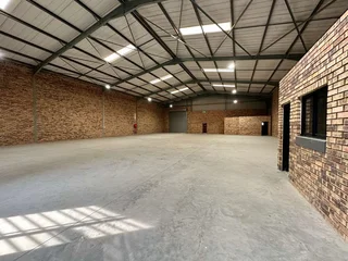 Prime 420m2 Warehouse in Shakas Head To Let