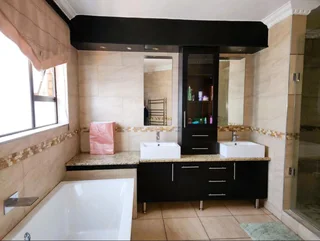 Spacious Facebrick Family Home with Flatlet in Secure Boomed Enclosure