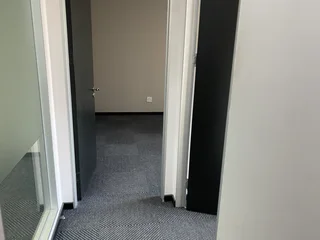 959 sqm Premium Office To Let, The Mall Offices, Rosebank