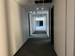 959 sqm Premium Office To Let, The Mall Offices, Rosebank