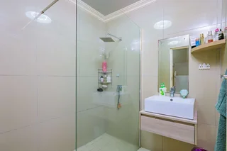 Modern Loft-Style Townhouse with Pool, Outdoor Kitchen &amp; Prime Location!