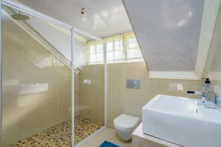 Modern Loft-Style Townhouse with Pool, Outdoor Kitchen &amp; Prime Location!