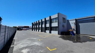 Warehouse To Let In Epping 2