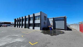 Warehouse To Let In Epping 2