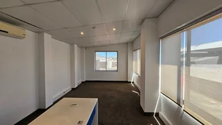 Warehouse To Let In Epping 2