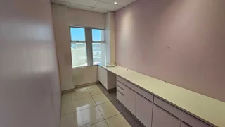 Warehouse To Let In Epping 2