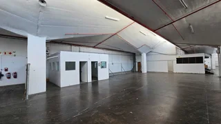 Warehouse To Let In Epping 2