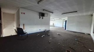 14A - 850sqm Warehouse To Rent - Roodekop