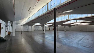 Warehouse To Let In Epping 2