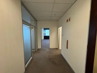 Modern 8th Floor Office To Let in Sinosteel Plaza