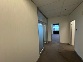 Modern 8th Floor Office To Let in Sinosteel Plaza