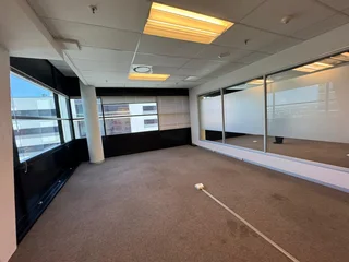 Modern 8th Floor Office To Let in Sinosteel Plaza