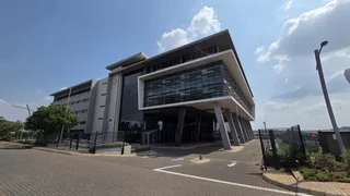 685m² office Space to let in Doringkloof with great exposure