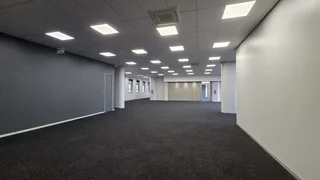 685m² office Space to let in Doringkloof with great exposure
