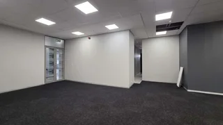 685m² office Space to let in Doringkloof with great exposure