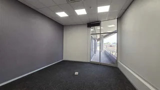 685m² office Space to let in Doringkloof with great exposure