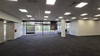 685m² office Space to let in Doringkloof with great exposure