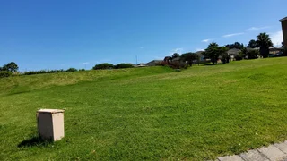 Build your own dream home in the most development secured area in Gonubie