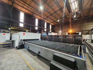 3481m² Warehouse TO LET in Montague Gardens with Gantry Cranes and large power supply