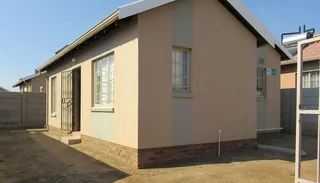 Three Bedroom Family Home | Functional Kitchen &amp; Lounge | Securely Walled Property