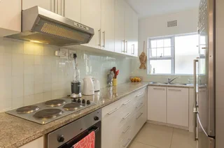 Spacious 2-Bedroom And 1-Bath Apartment In Sea Point