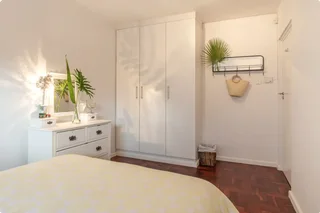 Spacious 2-Bedroom And 1-Bath Apartment In Sea Point