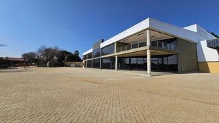 Showroom space available To Let with exposure on the R24 in Meadowdale.