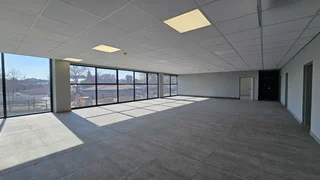 Showroom space available To Let with exposure on the R24 in Meadowdale.