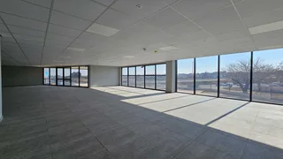 Showroom space available To Let with exposure on the R24 in Meadowdale.