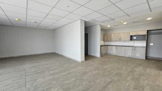 Showroom space available To Let with exposure on the R24 in Meadowdale.