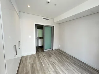 Modern 2 Bed 2 Bath Apartment in Umhlanga Rocks