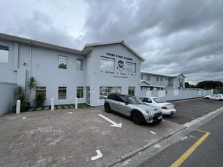 33m² Open Plan Office Unit To Let in Table View