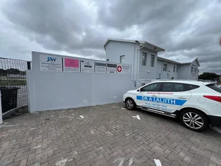 33m² Open Plan Office Unit To Let in Table View