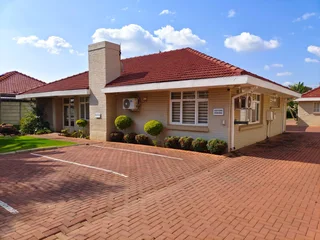 Standalone Office to Let - 208 Barry Hertzog Avenue, Greenside