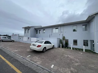 33m² Open Plan Office Unit To Let in Table View