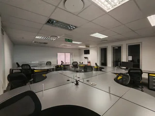 625 Square Meter AAA-Grade Office To Let In Menlyn – Premium Workspace With Full Backup Power