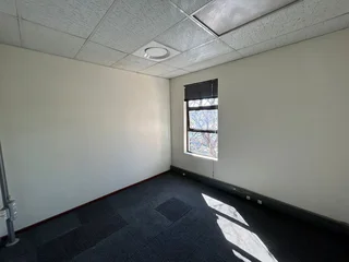 First Floor Office Space to Let – White Thorn Office Park, Allen’s Nek, Roodepoort