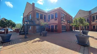 34 Square Meter Office To Let In Faerie Glen – Fully Serviced &amp; Furnished Workspace