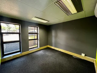 Prime Office Space to Let - Hurlingham Office Park, Bryanston