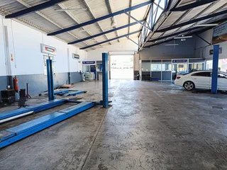 1,060m² Prime Premises For Sale in Oakdale Bellville