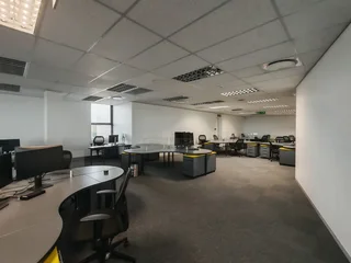 625 Square Meter AAA-Grade Office To Let In Menlyn – Premium Workspace With Full Backup Power